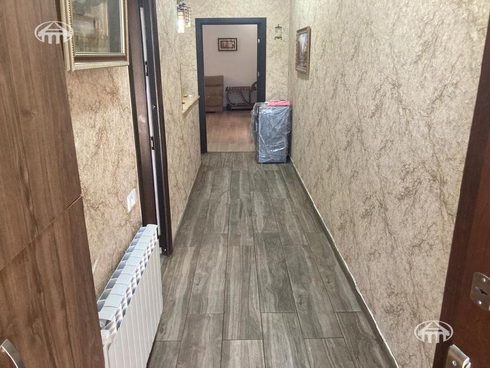 House · 5 rooms · 310 m² · Erebuni