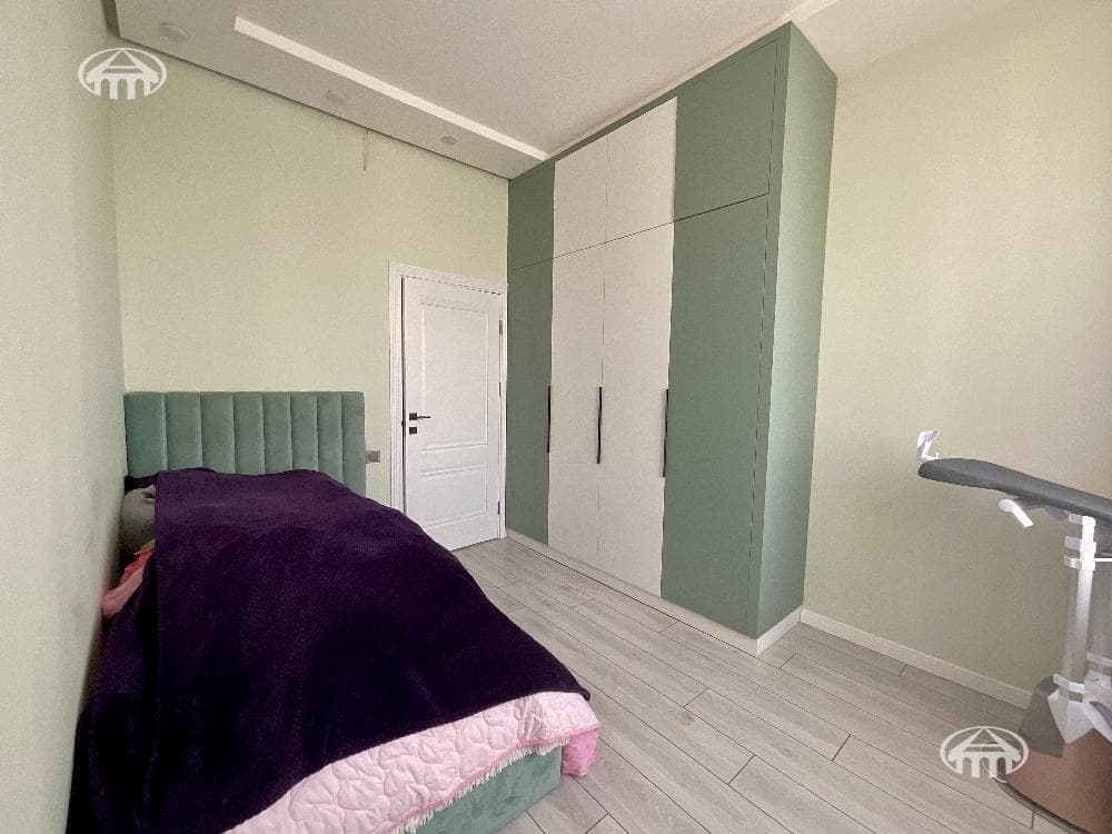 Mansion · 6 rooms · 260 m² · Avan