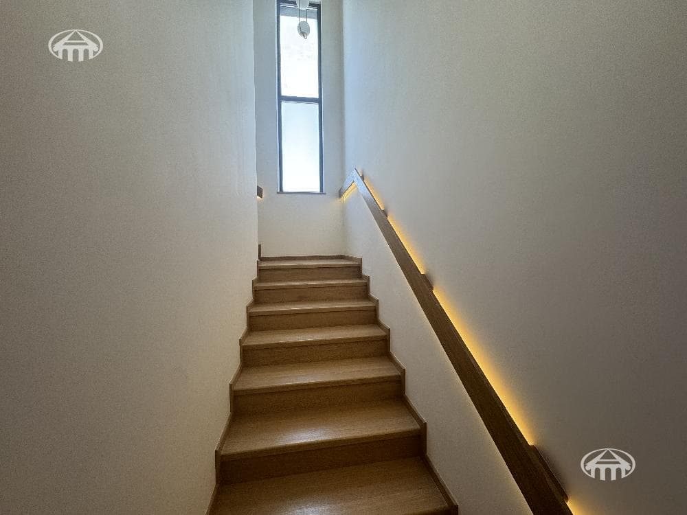Townhouse · 4 rooms · 292 m² · Arabkir