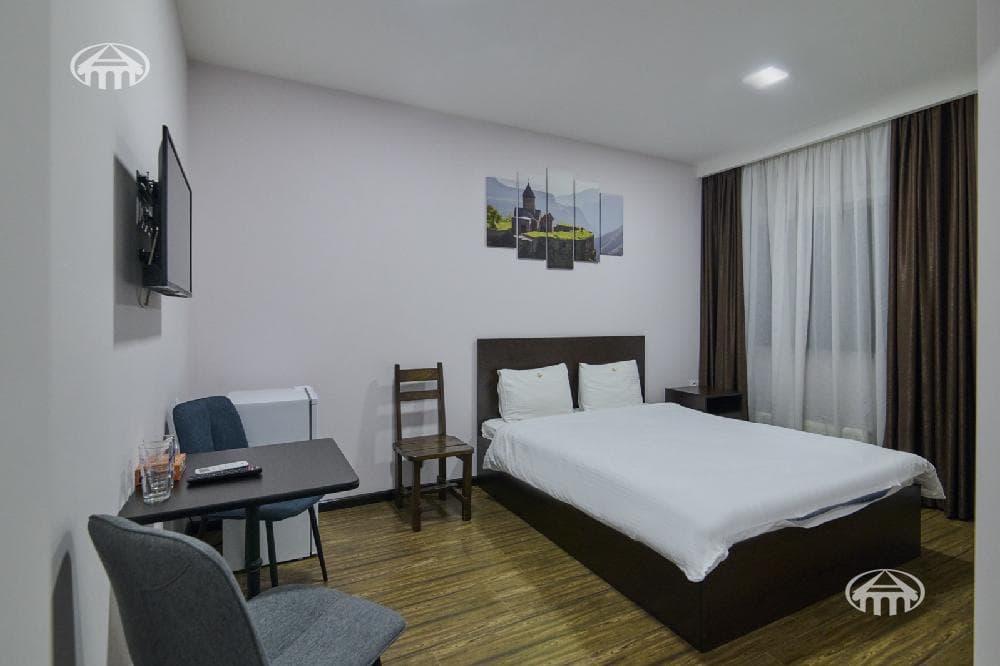Hotel · 8 rooms · 585 m² · Arabkir