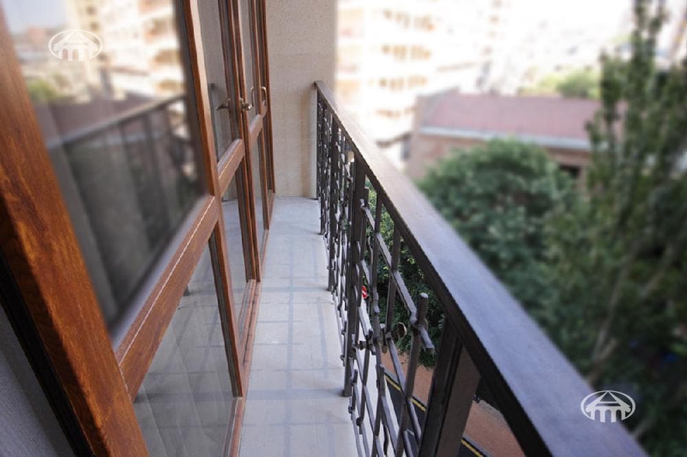 Квартира · 3 комн. · 111 м² · Кентрон