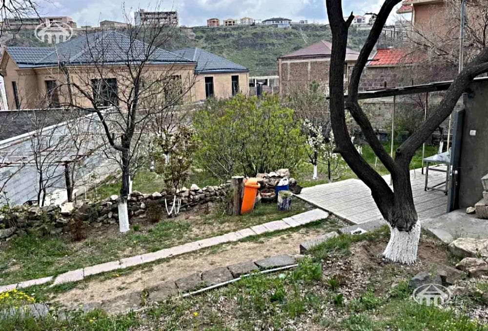 Участок · 637 м² · Давташен