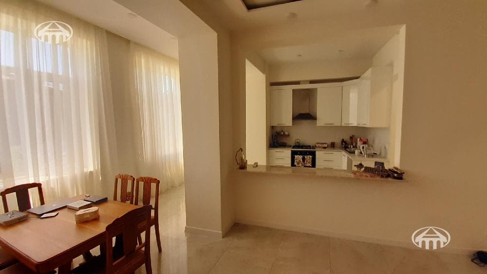 Apartment · 2 rooms · 68 m² · Kentron — photo 11 / 13