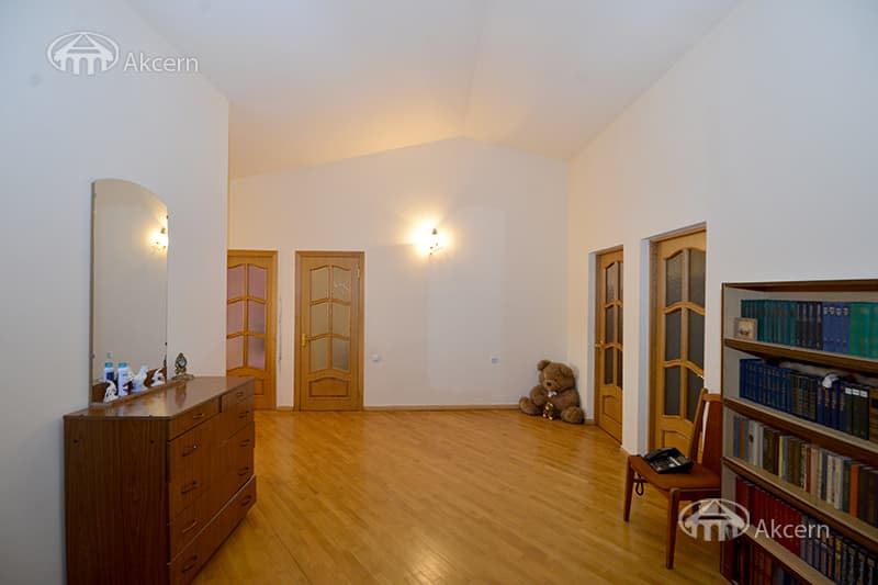 Apartment · 6 rooms · 234 m² · Arabkir