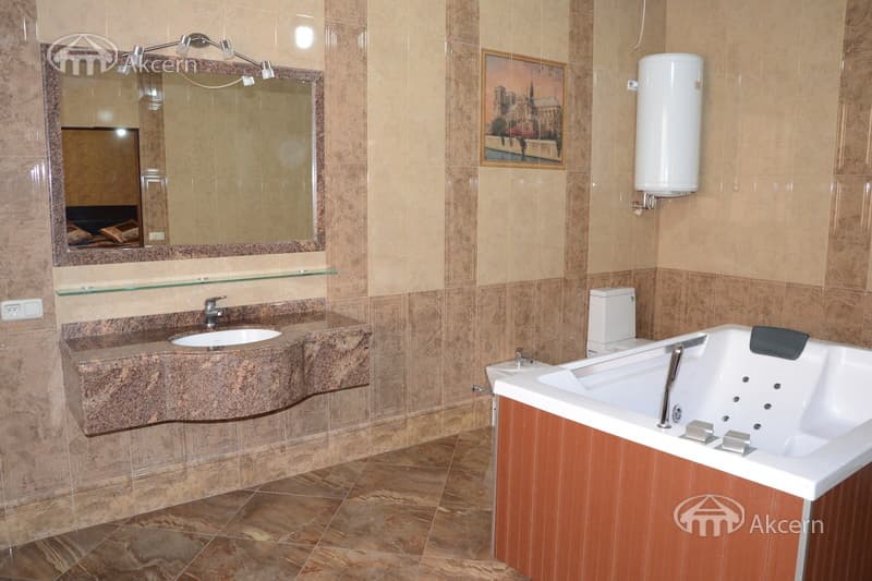 House · 4 rooms · 220 m² · Nork-Marash