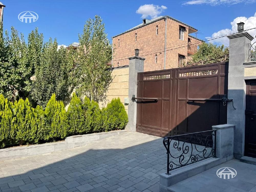 Mansion · 5 rooms · 314 m² · Ptgni