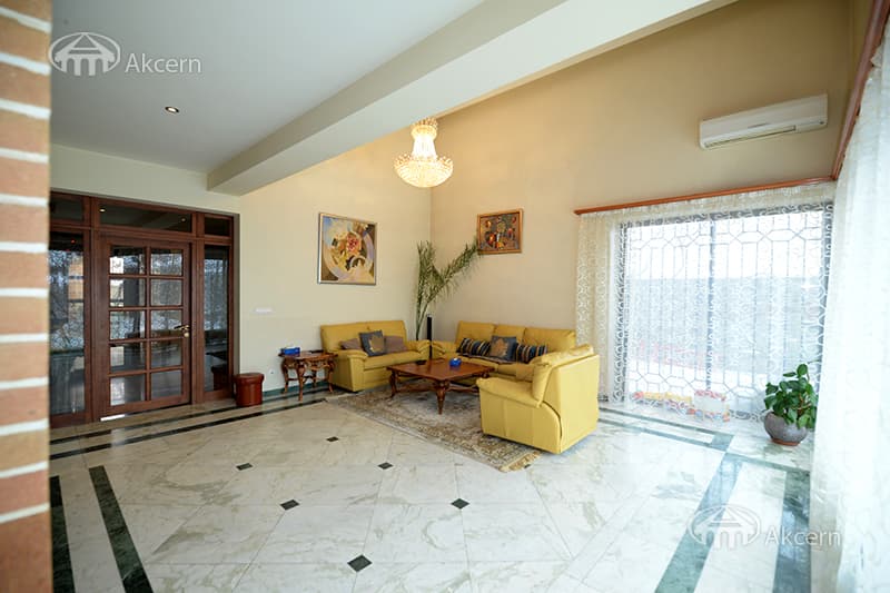 Mansion · 7 rooms · 650 m² · Kentron