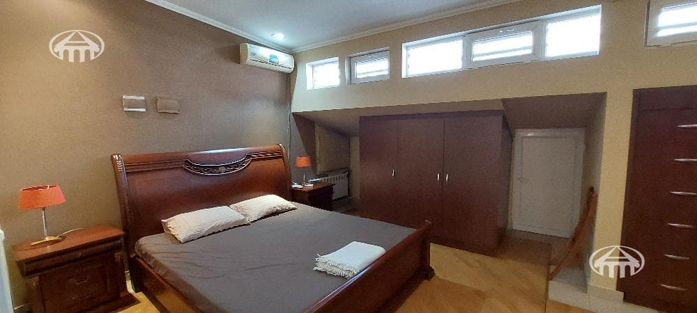 Բնակարան · 4 սեն. · 184 մ² · Կենտրոն