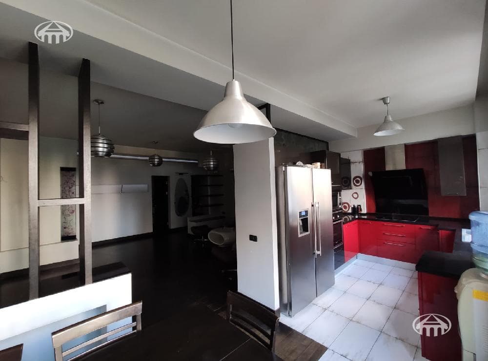 Квартира · 3 комн. · 117 м² · Кентрон