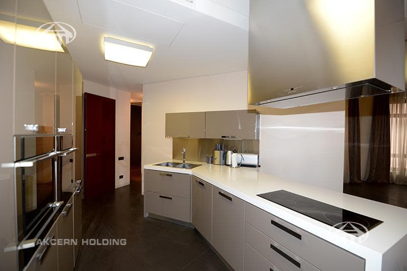 Apartment · 4 rooms · 169 m² · Kentron