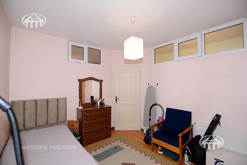 Apartment · 3 rooms · 83 m² · Kentron