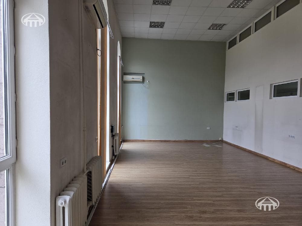 Office · 107 m² · Kentron