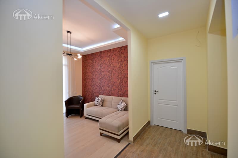 Apartment · 2 rooms · 70 m² · Kentron