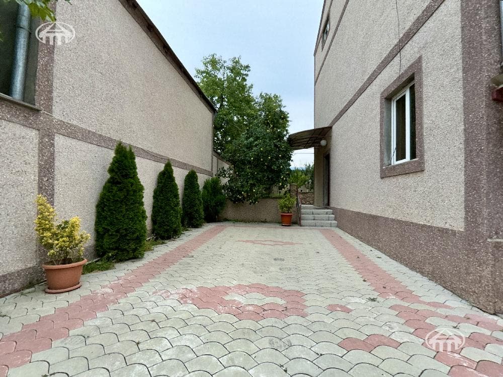 Особняк · 5 комн. · 324 м² · Джрвеж
