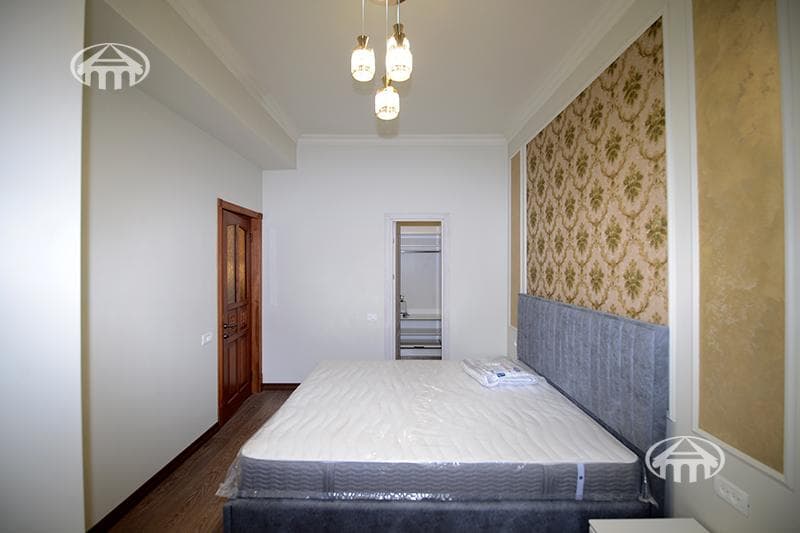 Квартира · 3 комн. · 100 м² · Кентрон