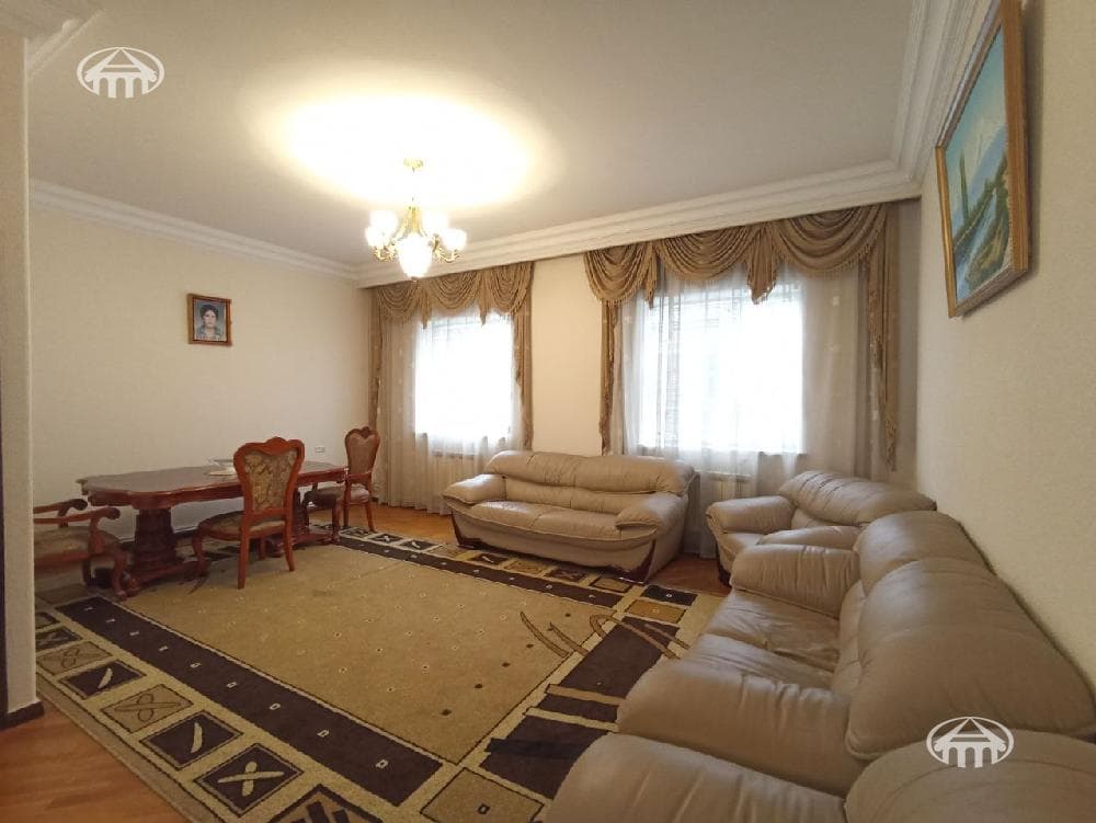 Дом · 6 комн. · 327 м² · Эребуни