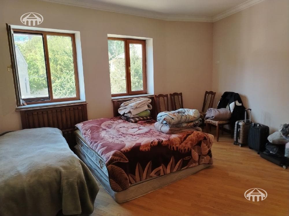 Mansion · 6 rooms · 470 m² · Davtashen — photo 20 / 32