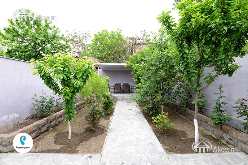 House · 4 rooms · 177 m² · Kentron