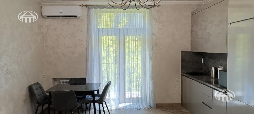 Apartment · 1 rooms · 36 m² · Kentron
