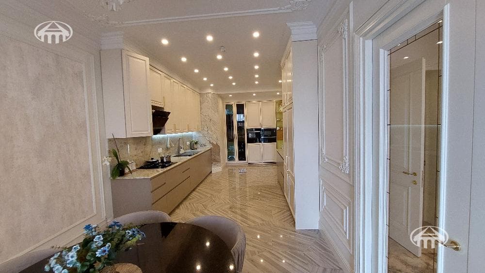 Mansion · 5 rooms · 600 m² · Davtashen