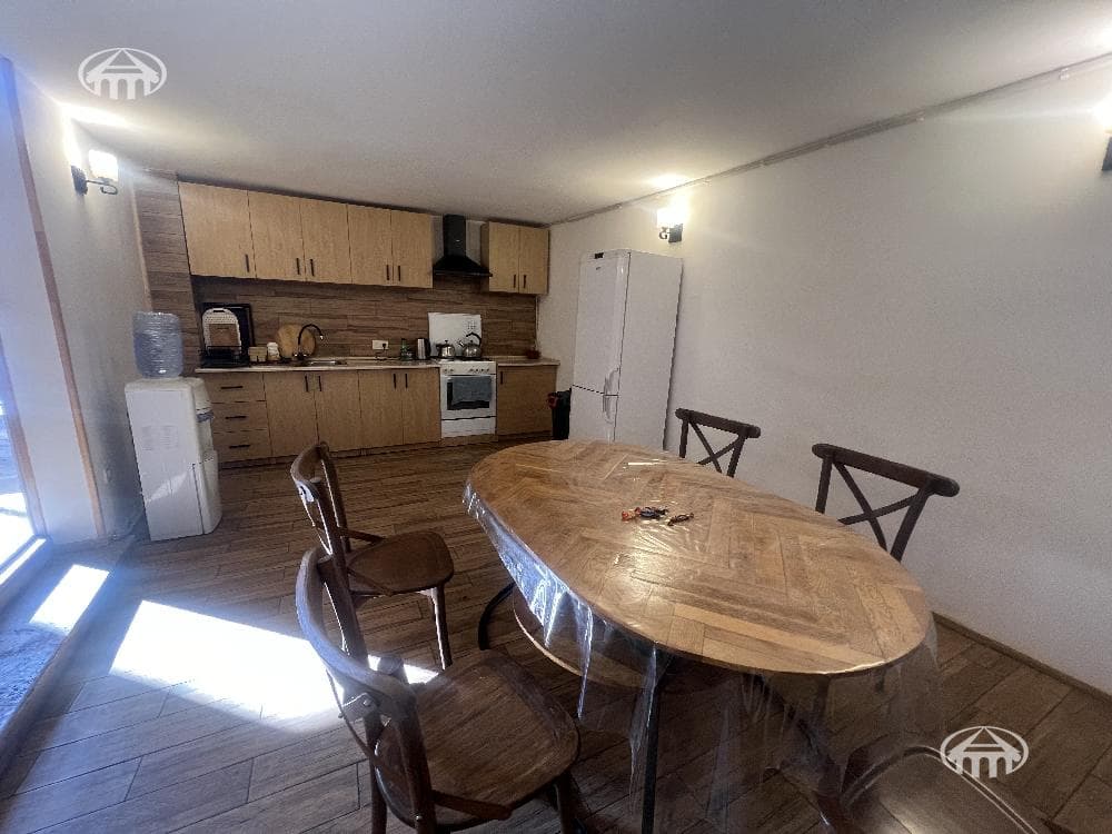Hotel · 9 rooms · 1,200 m² · Djrvej