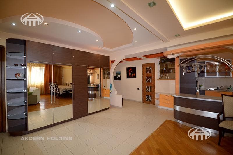 Квартира · 4 комн. · 160 м² · Кентрон