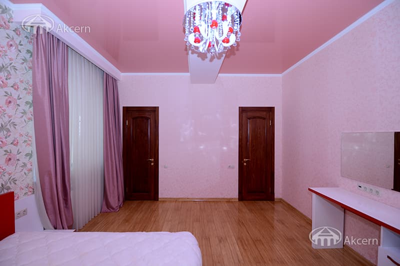 Квартира · 4 комн. · 133 м² · Арабкир
