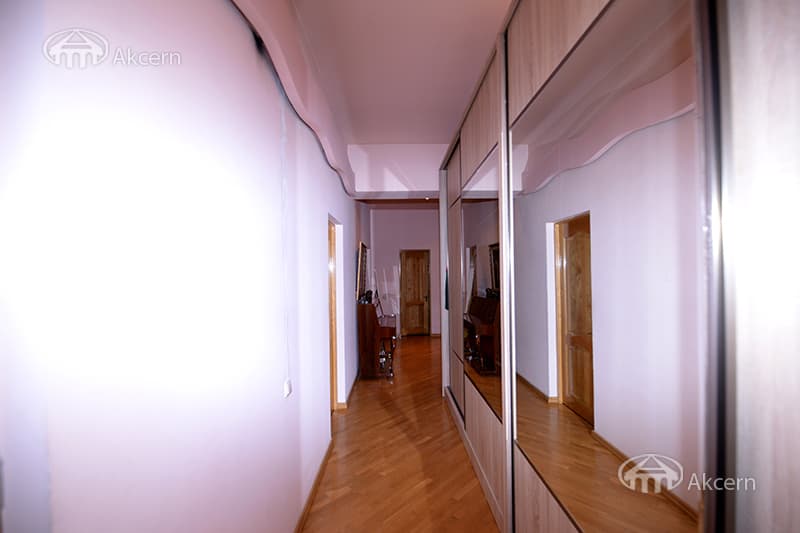 Mansion · 5 rooms · 340 m² · Arabkir