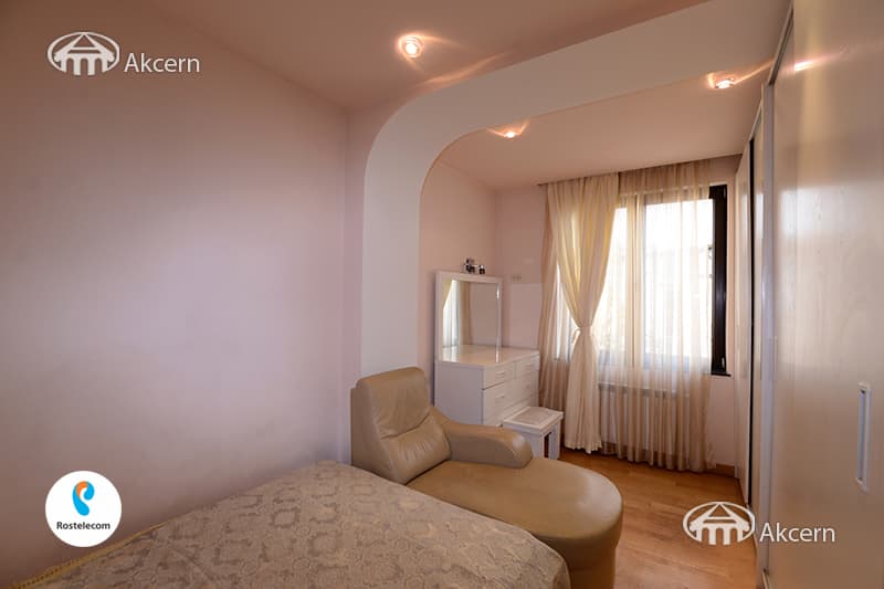 Apartment · 4 rooms · 159 m² · Kentron