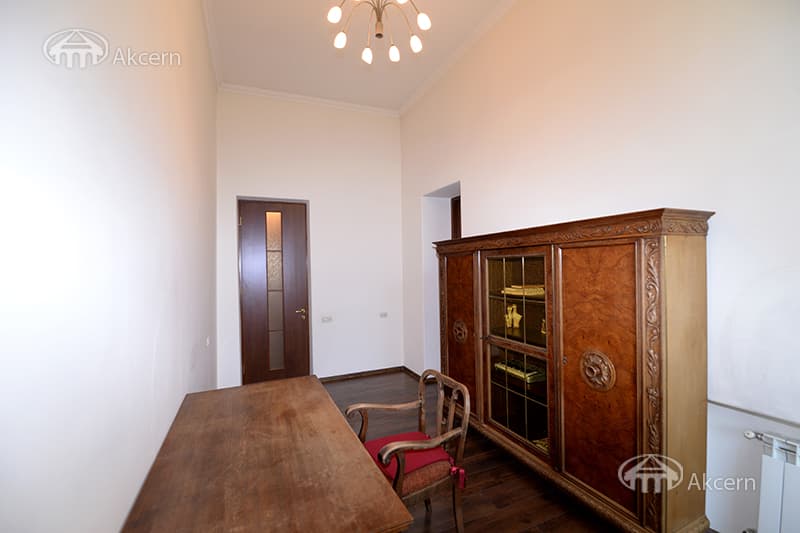 Apartment · 4 rooms · 125 m² · Kentron