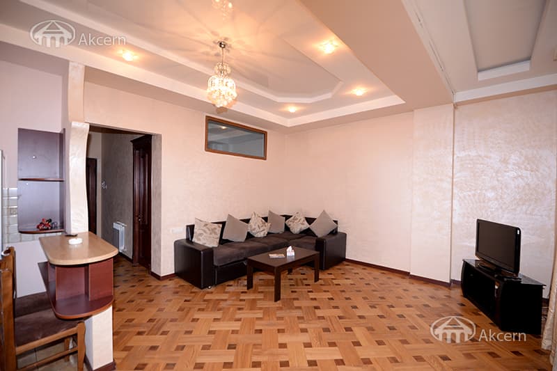 Apartment · 2 rooms · 57 m² · Kentron