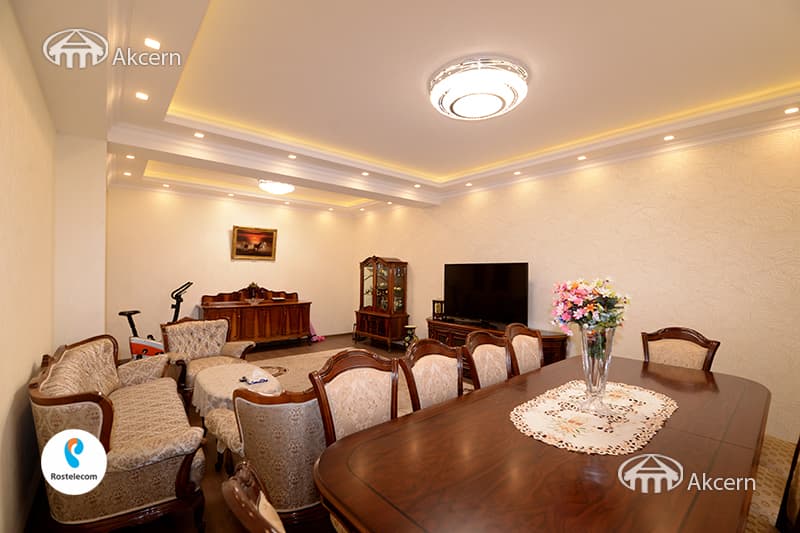 Дом · 5 комн. · 290 м² · Аван