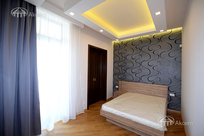 House · 5 rooms · 500 m² · Ajapnyak