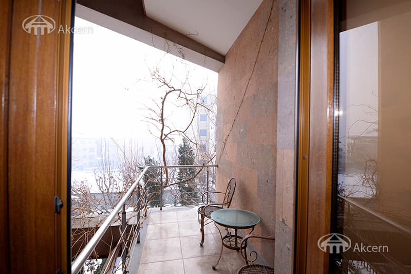 Особняк · 7 комн. · 650 м² · Кентрон