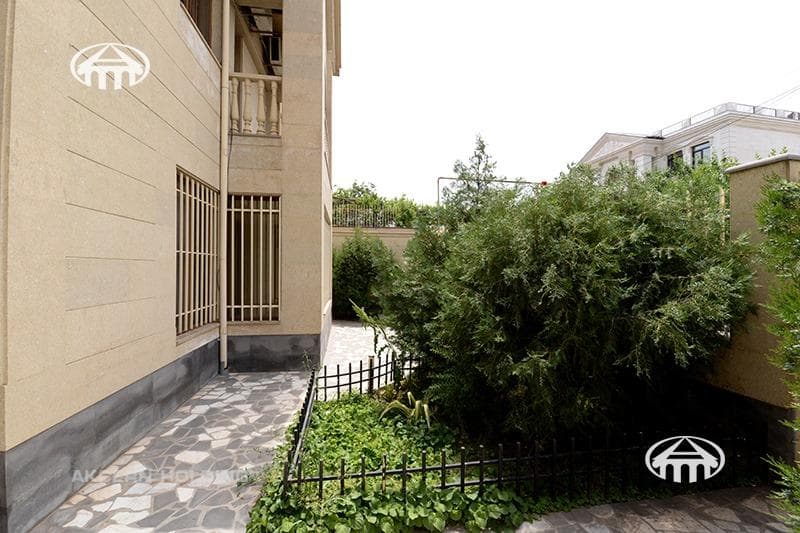Особняк · 7 комн. · 243 м² · Кентрон
