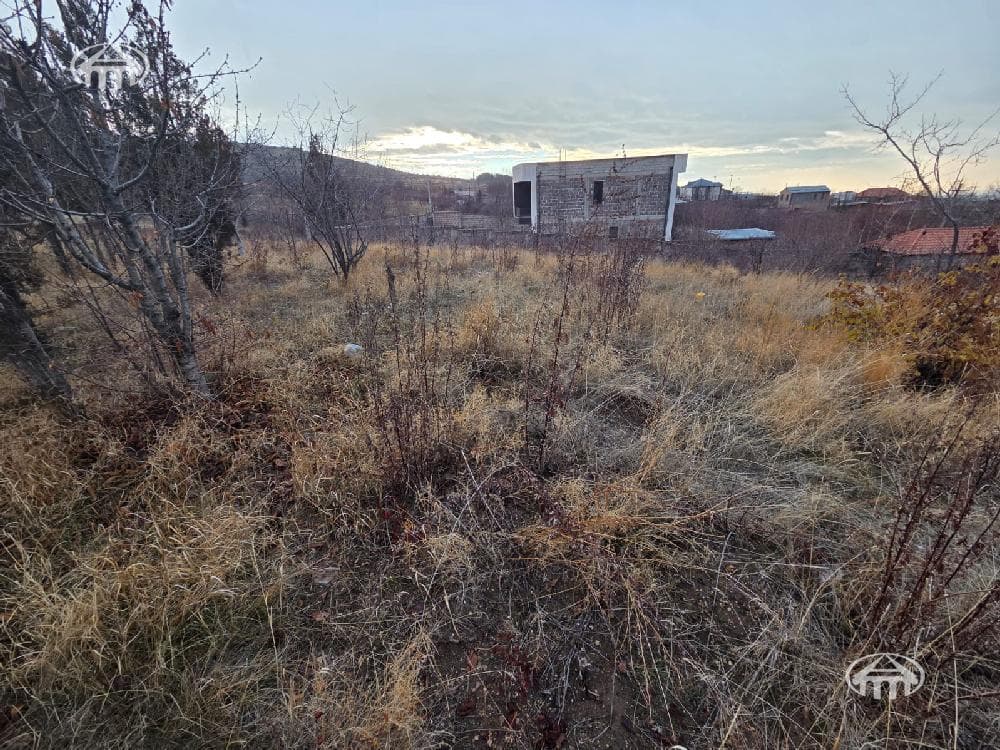 Участок · 1 605 м² · Джрвеж
