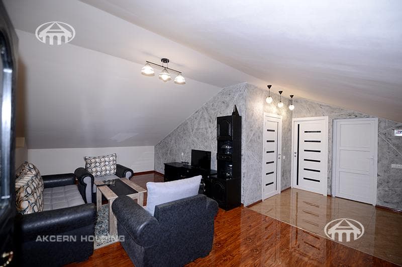 Mansion · 4 rooms · 220 m² · Zovuni