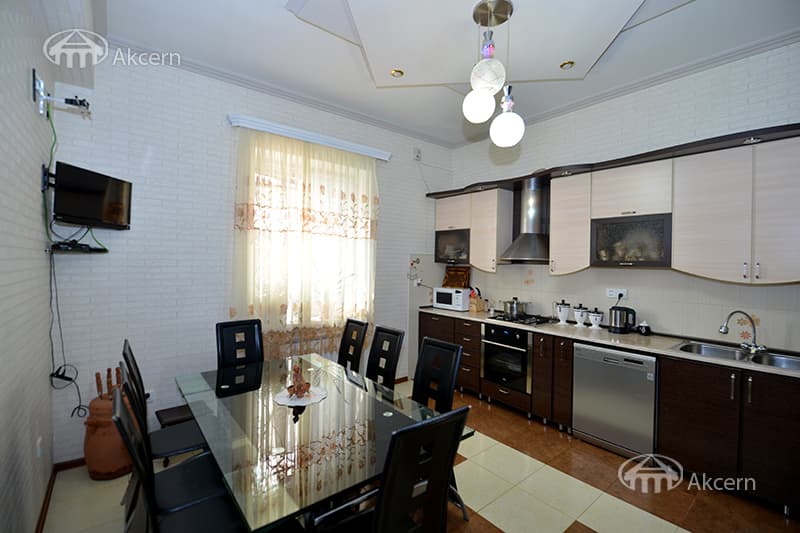 Особняк · 6 комн. · 349 м² · Аджапняк