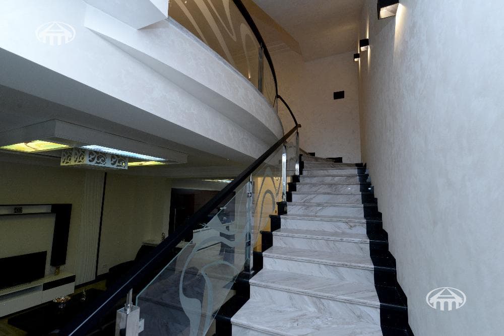 Mansion · 5 rooms · 600 m² · Arabkir