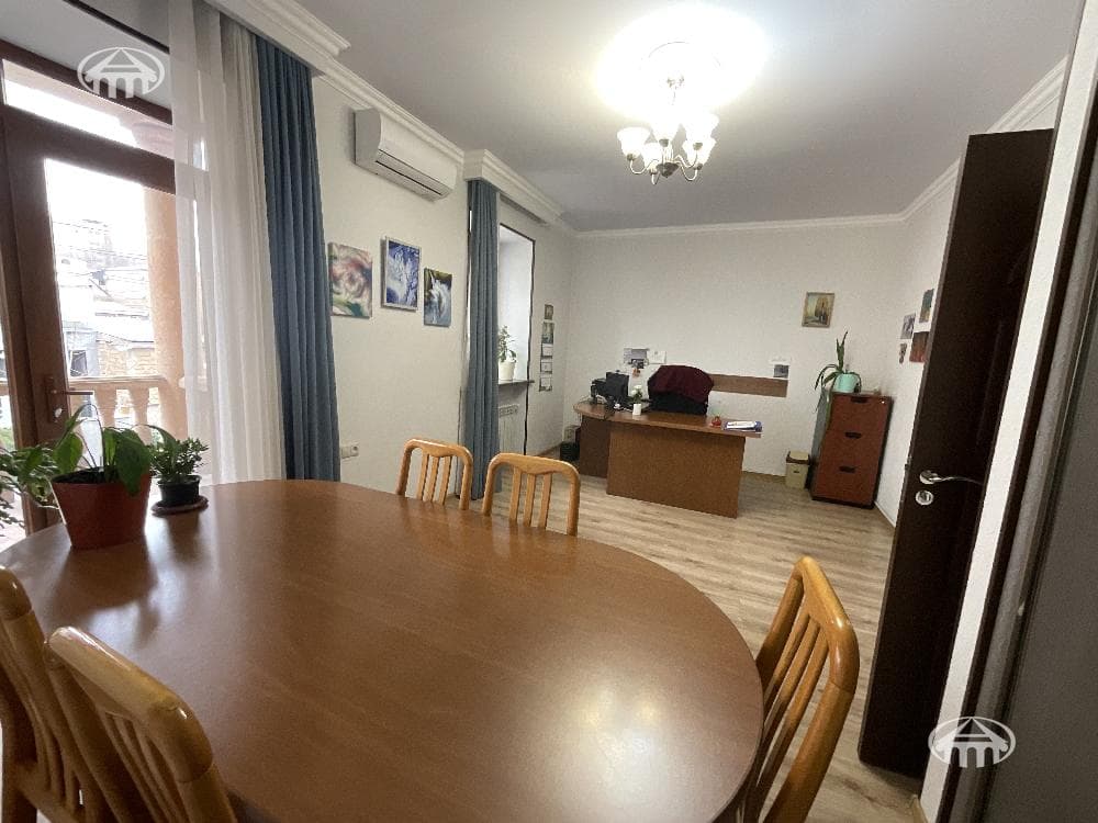 Առանձնատուն · 9 սեն. · 808 մ² · Արաբկիր