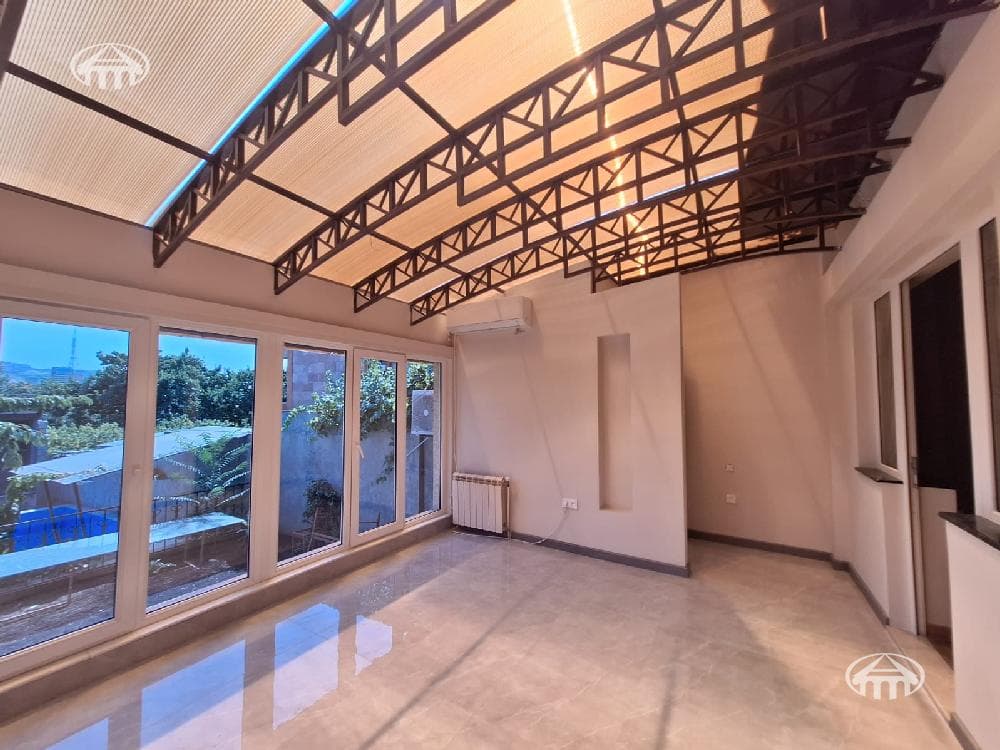 Office · 190 m² · Kentron