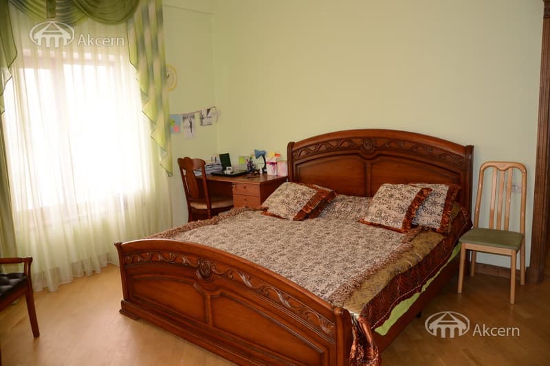 Квартира · 4 комн. · 187 м² · Кентрон
