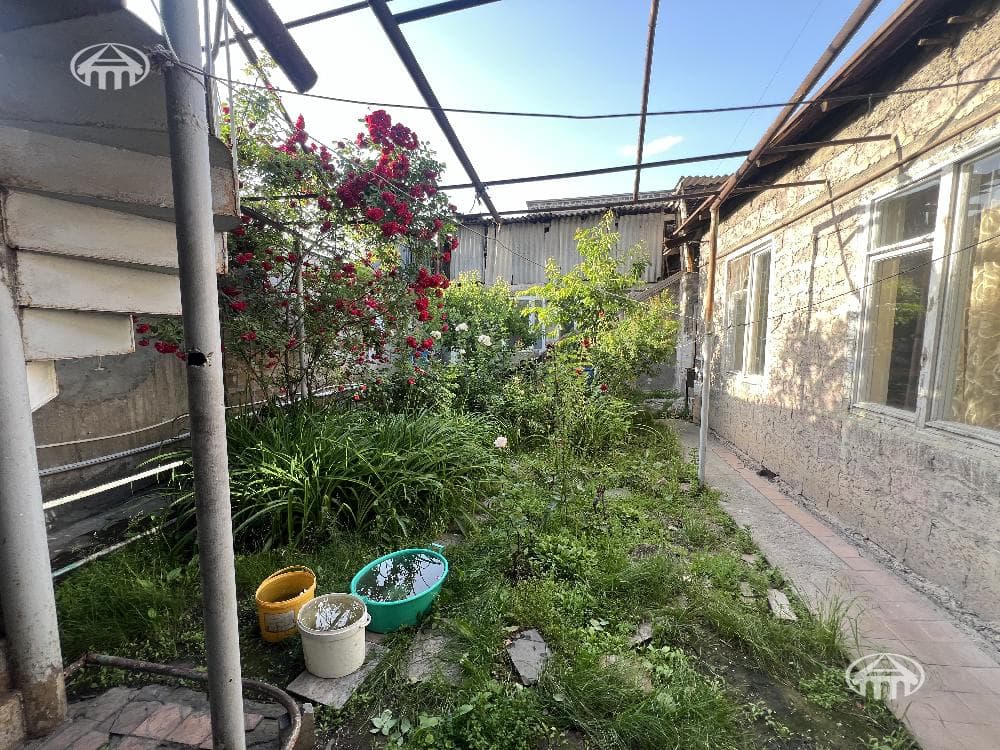 House · 9 rooms · 400 m² · Ajapnyak