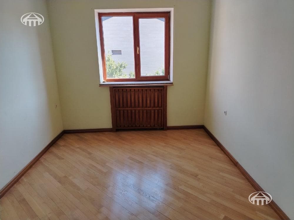 Mansion · 6 rooms · 470 m² · Davtashen — photo 14 / 32