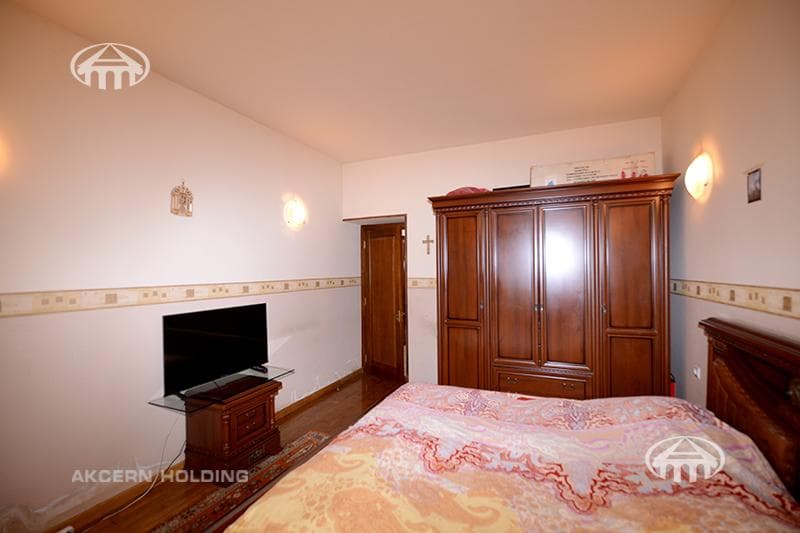 Квартира · 4 комн. · 177 м² · Кентрон
