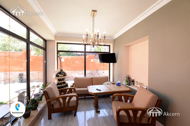 Mansion · 8 rooms · 596 m² · Arabkir