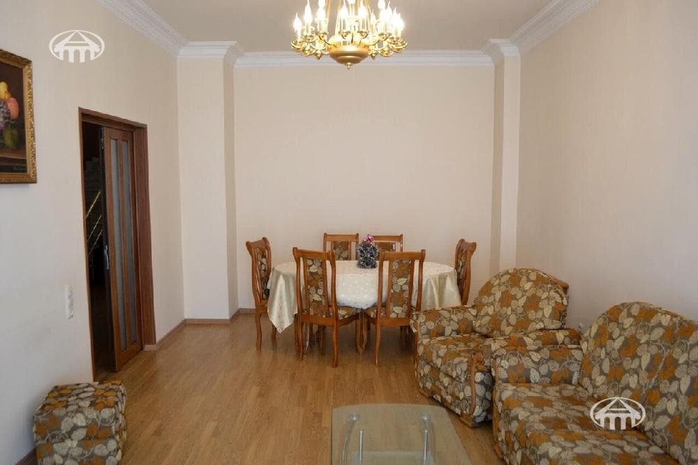 Apartment · 5 rooms · 181 m² · Kentron