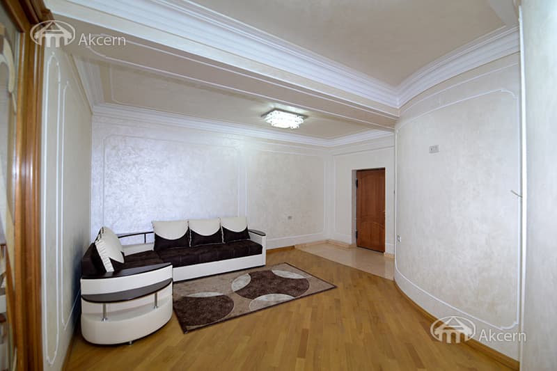 Apartment · 4 rooms · 240 m² · Kentron