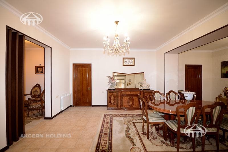 Квартира · 4 комн. · 177 м² · Кентрон