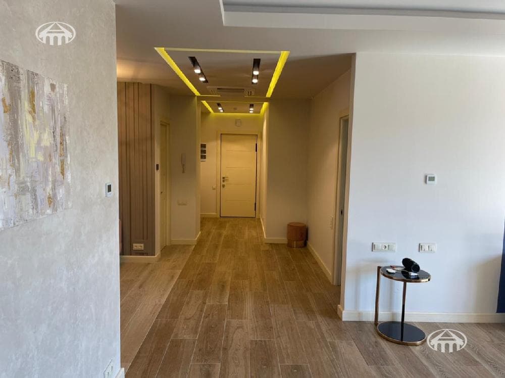 Apartment · 2 rooms · 85 m² · Kentron